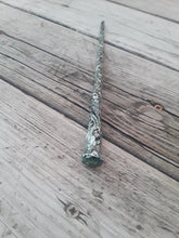 Load image into Gallery viewer, Green Royal Wand
