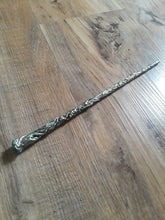 Load image into Gallery viewer, Green Royal Wand
